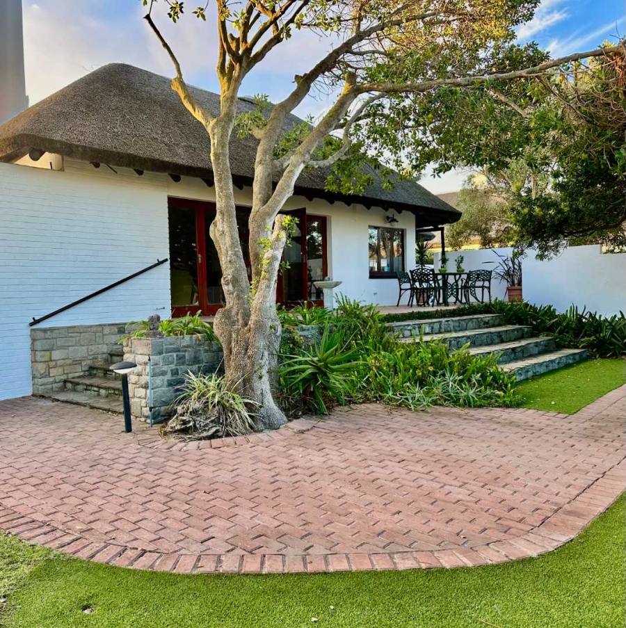 7 Bedroom Property for Sale in Westcliff Western Cape